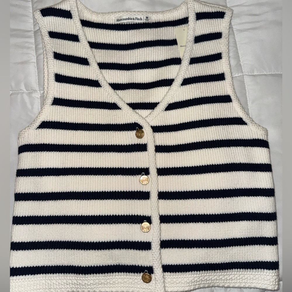Abercrombie & Fitch Vest
